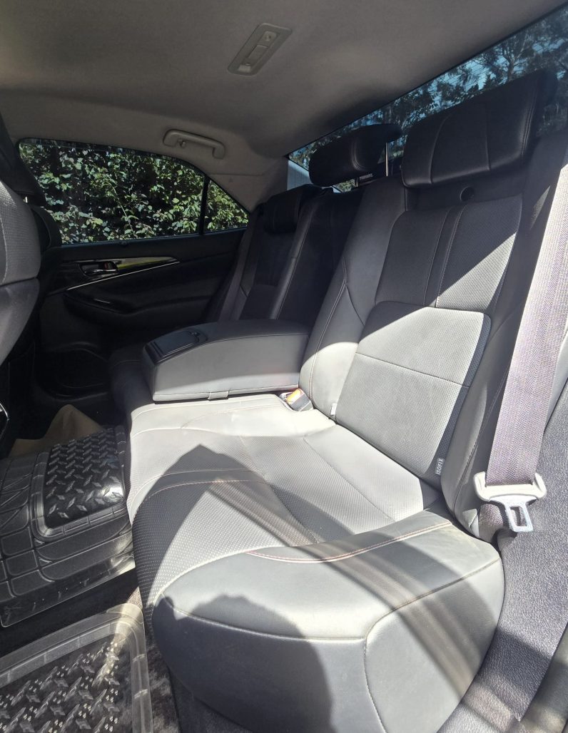 
								Toyota Crown Athelete full									