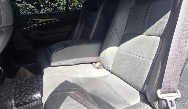 
								Toyota Crown Athelete full									