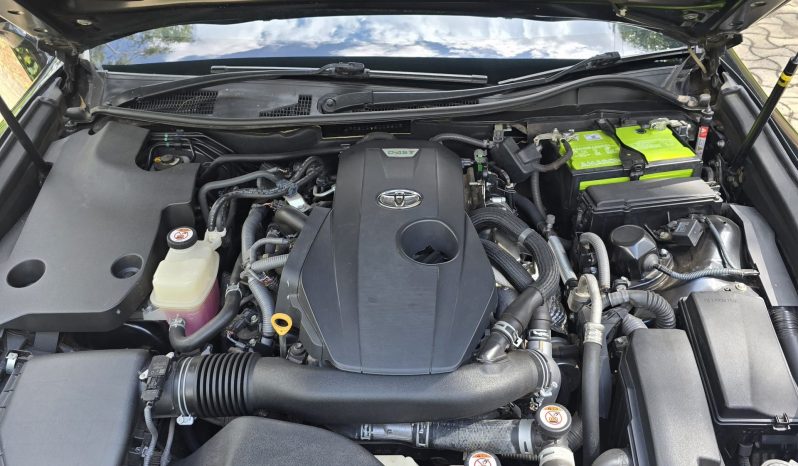 
								Toyota Crown Athelete full									