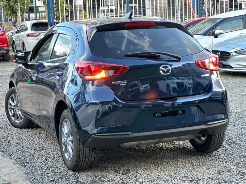 
								Mazda 2 full									