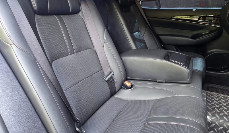 
								Toyota Crown Athelete full									