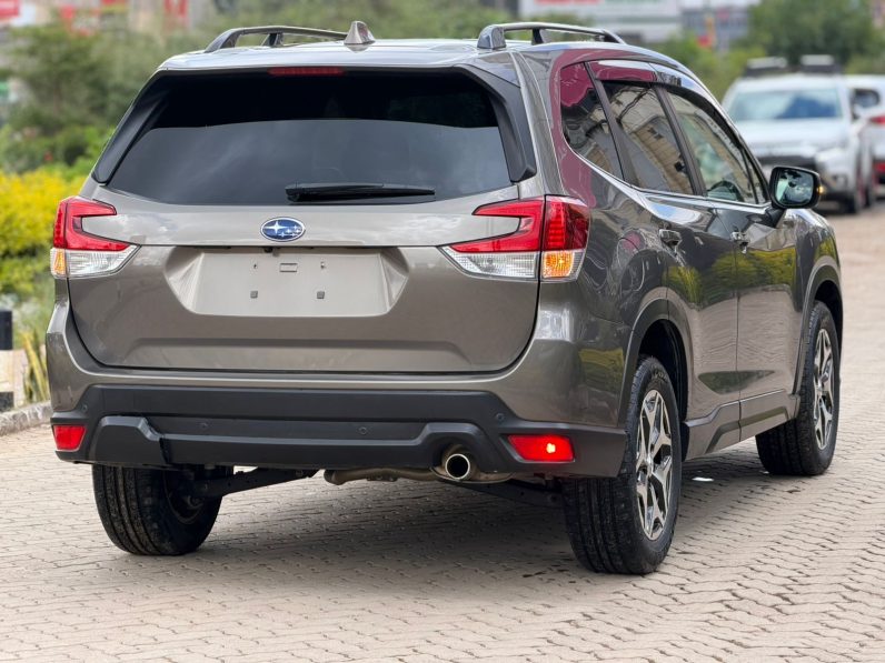 
								Subaru Forester SK9 full									