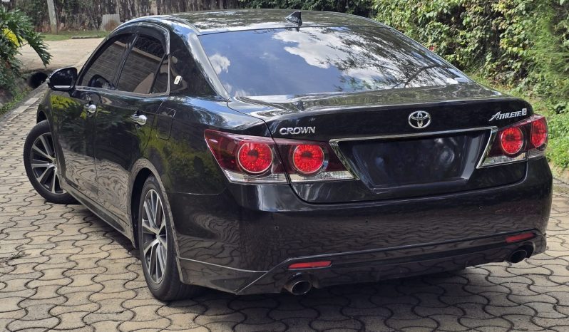 
								Toyota Crown Athelete full									