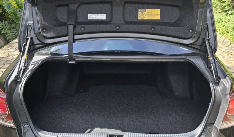 
								Toyota Crown Athelete full									