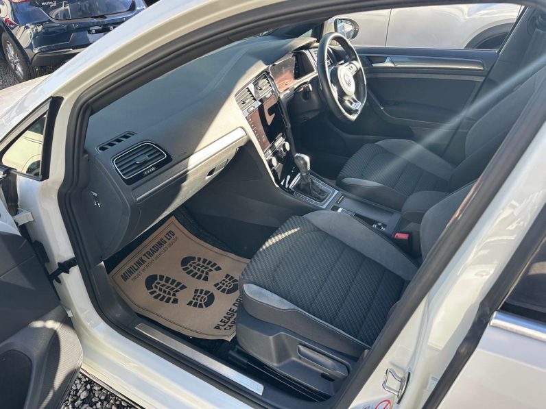 
								Volkswagen Golf variant R line full									