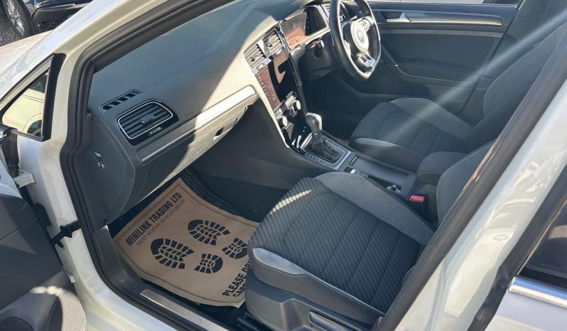 
								Volkswagen Golf variant R line full									