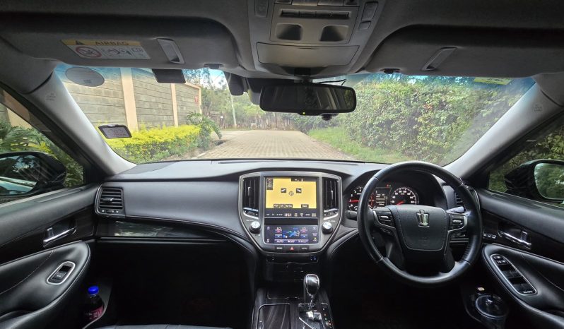 
								Toyota Crown Athelete full									