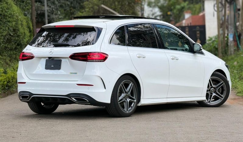 
								Mercedes Benz B180 full									