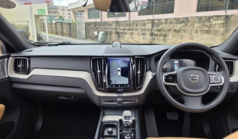 
								Volvo XC60 full									