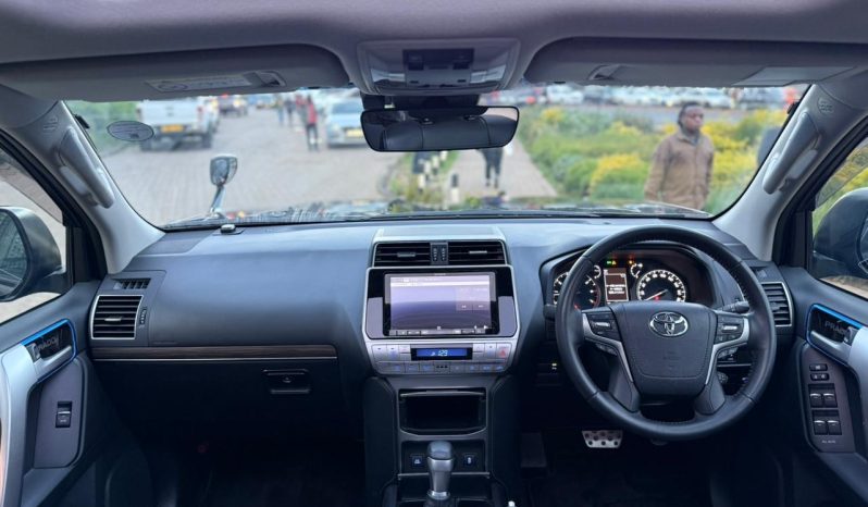 
								Toyota Land Cruiser Prado TXL full									