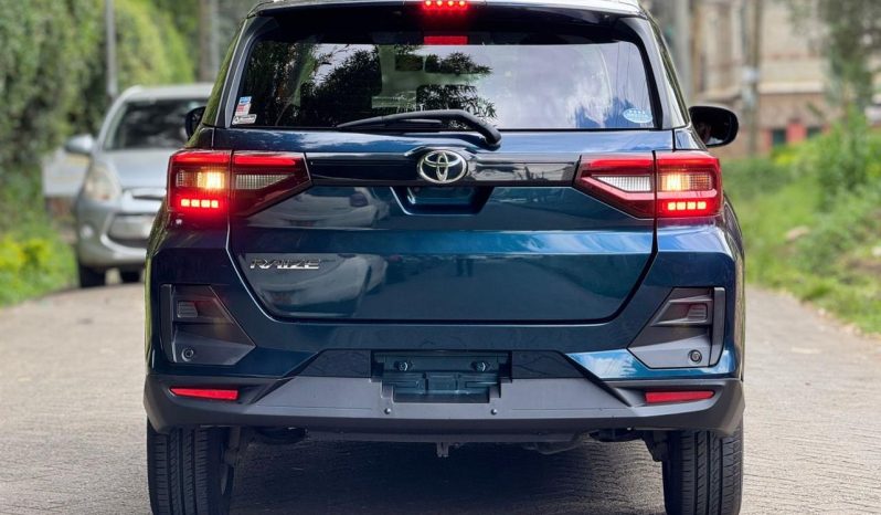 
								Toyota Raize full									