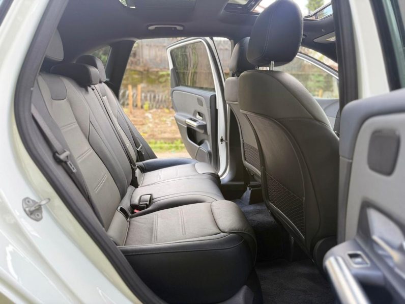 
								Mercedes Benz B180 full									