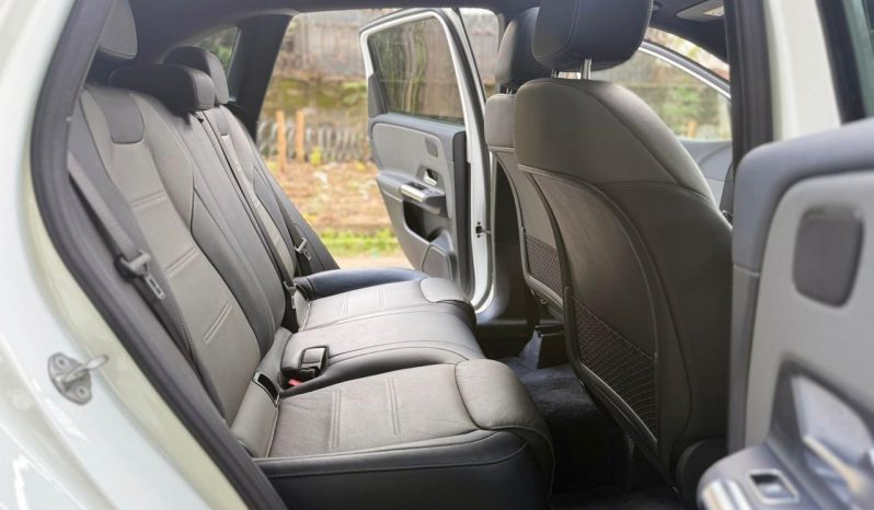 
								Mercedes Benz B180 full									