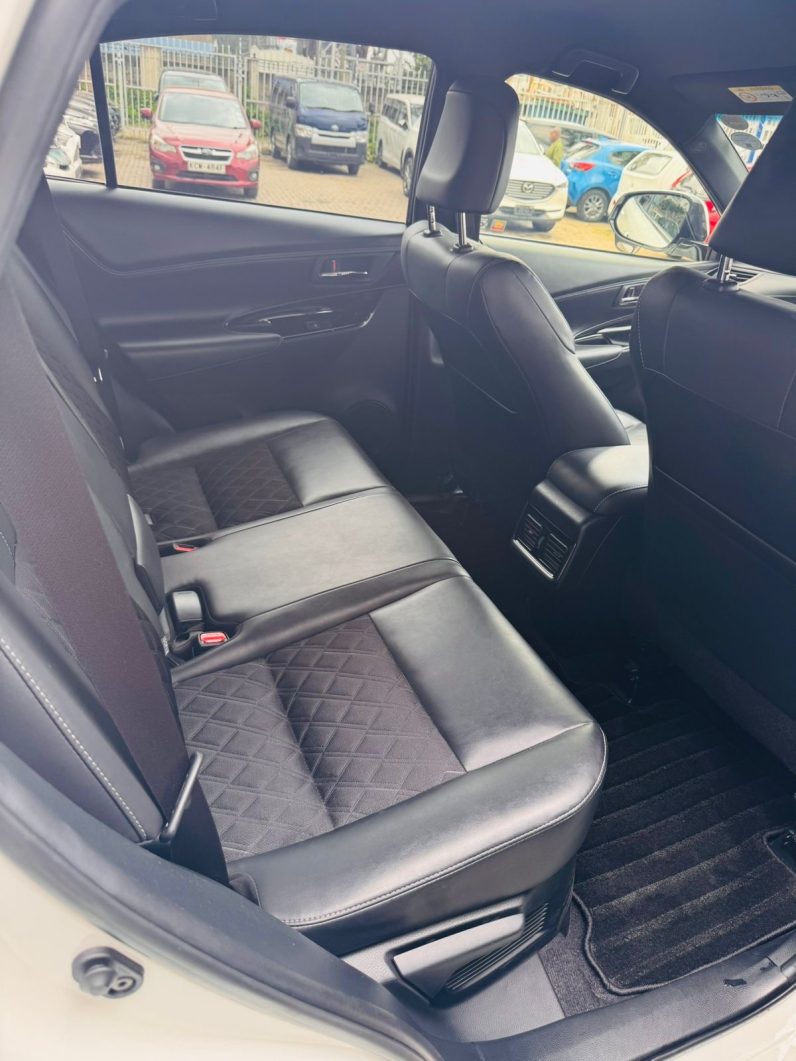 
								Toyota Harrier full									