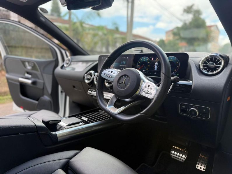 
								Mercedes Benz B180 full									
