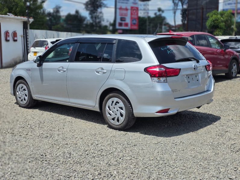 
								Toyota Fielder full									