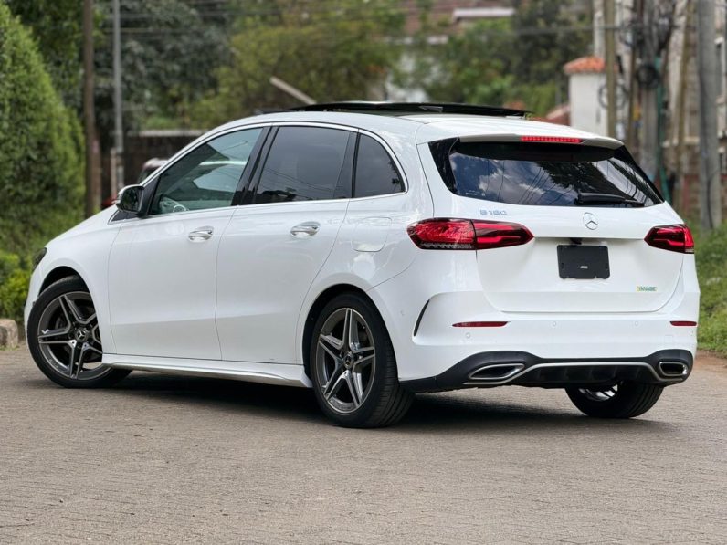 
								Mercedes Benz B180 full									