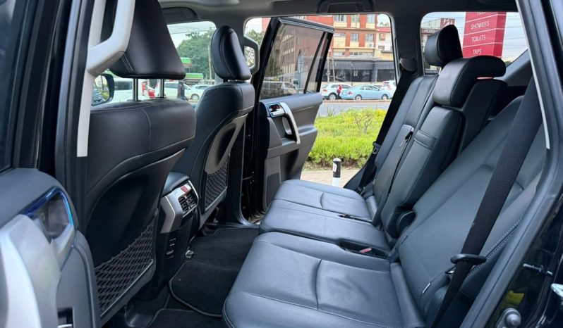 
								Toyota Land Cruiser Prado TXL full									