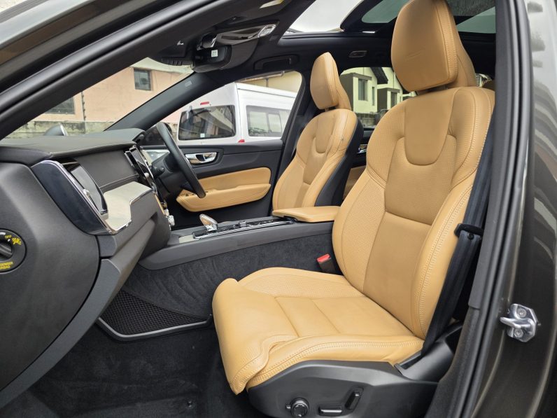 
								Volvo XC60 full									