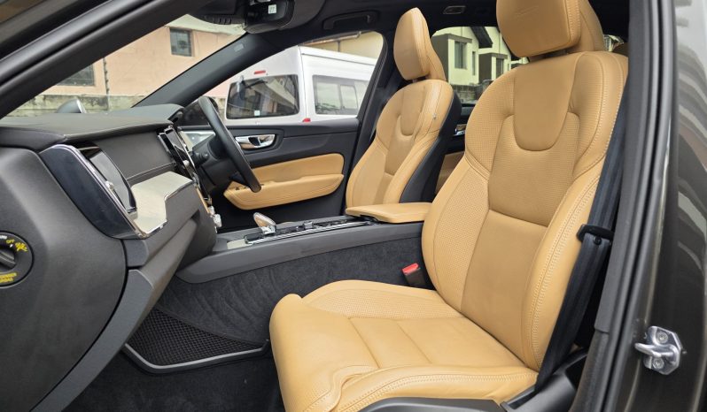 
								Volvo XC60 full									