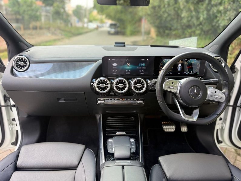 
								Mercedes Benz B180 full									