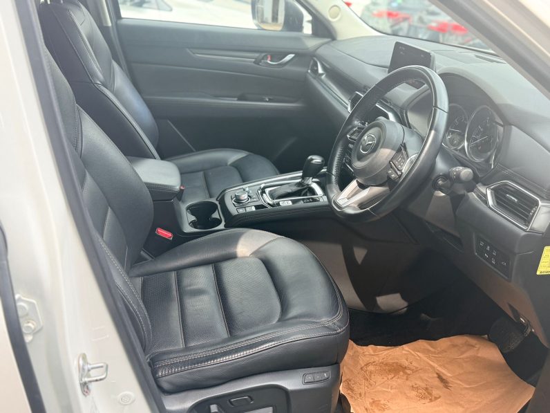 
								Mazda CX-5 full									