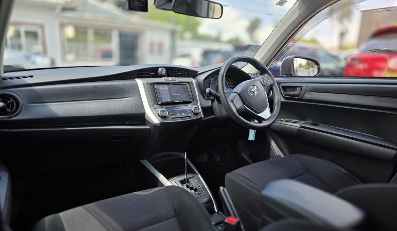 
								Toyota Fielder full									