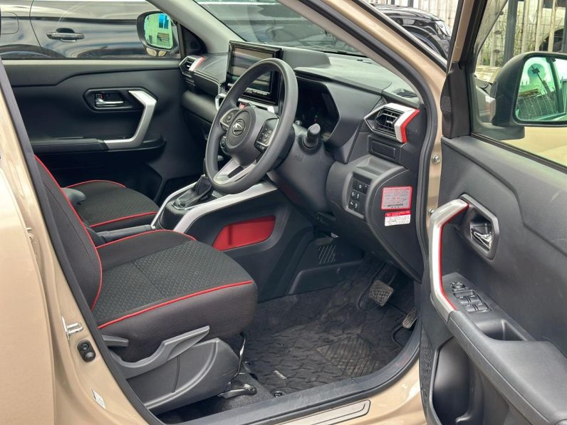 
								Daihatsu Rocky full									