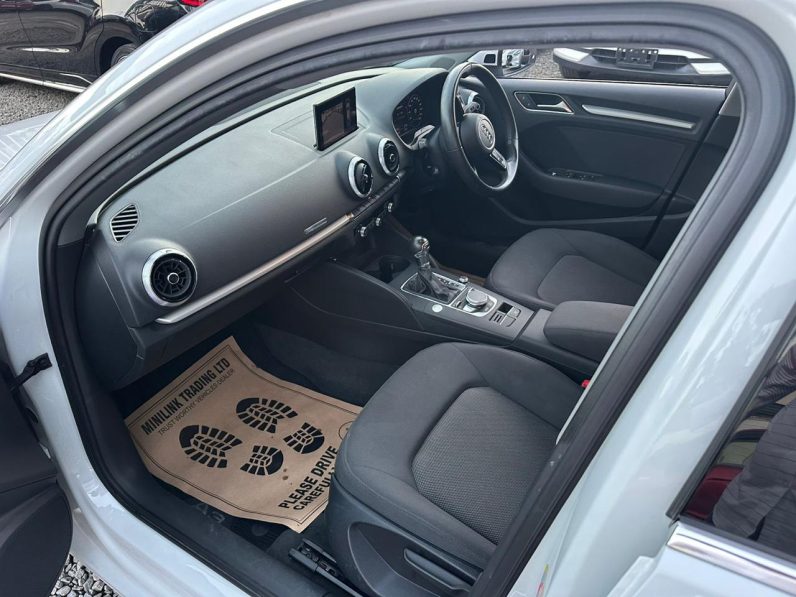 
								Audi A3 S-LINE full									