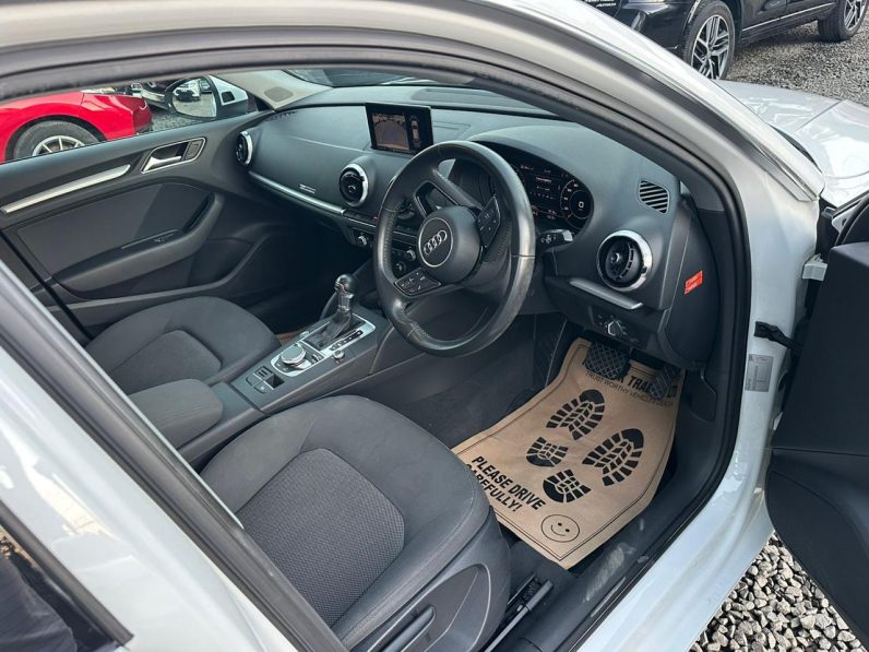 
								Audi A3 S-LINE full									