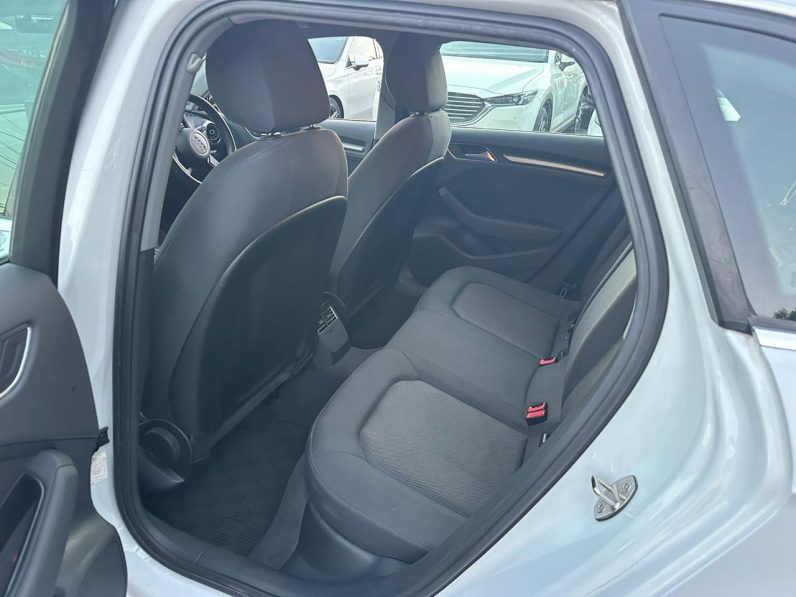 
								Audi A3 S-LINE full									