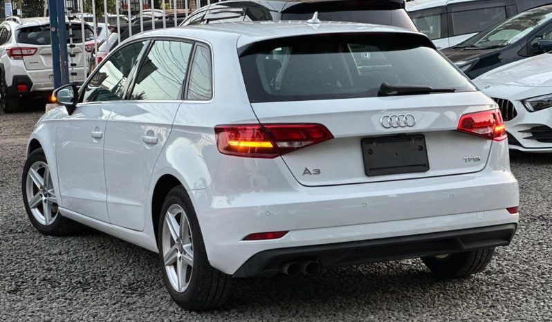 
								Audi A3 S-LINE full									
