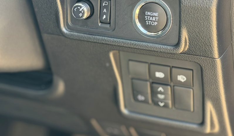 
								Toyota Land Cruiser Prado TXL full									