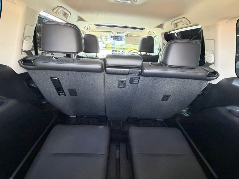 
								Toyota Land Cruiser Prado TXL full									