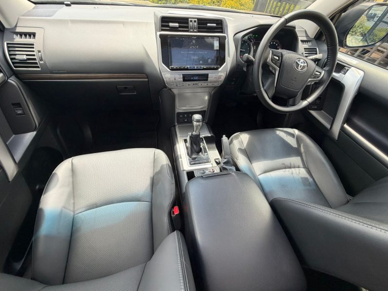 
								Toyota Land Cruiser Prado TXL full									