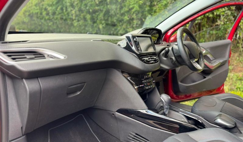 
								Peugeot 2008 full									