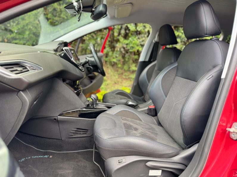 
								Peugeot 2008 full									