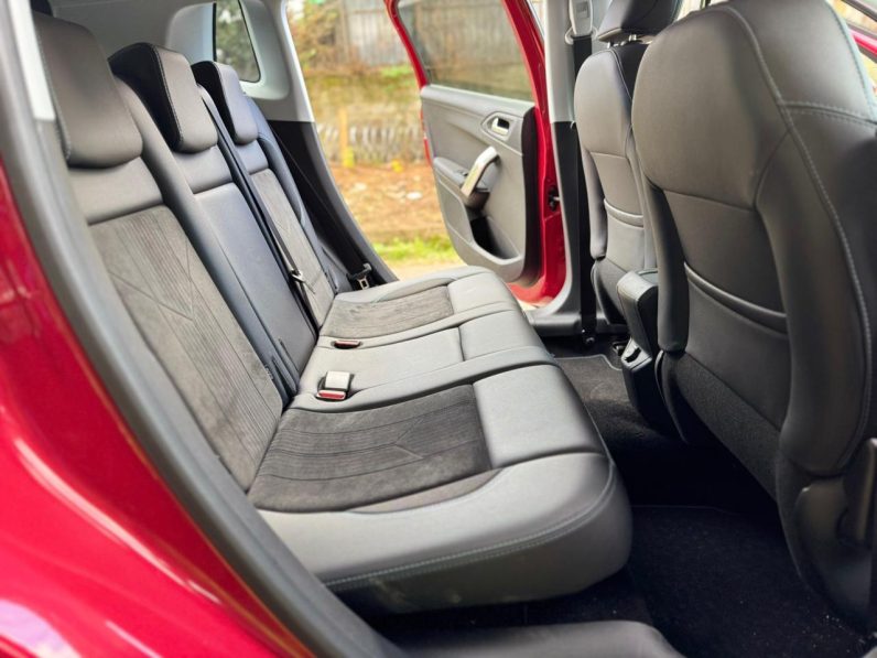 
								Peugeot 2008 full									