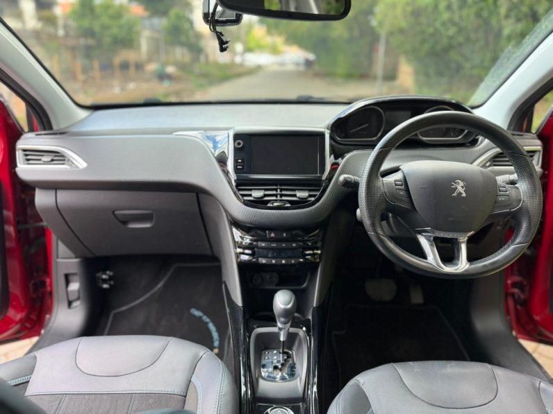 
								Peugeot 2008 full									