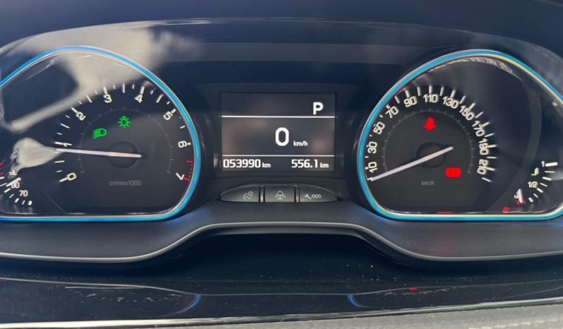 
								Peugeot 2008 full									