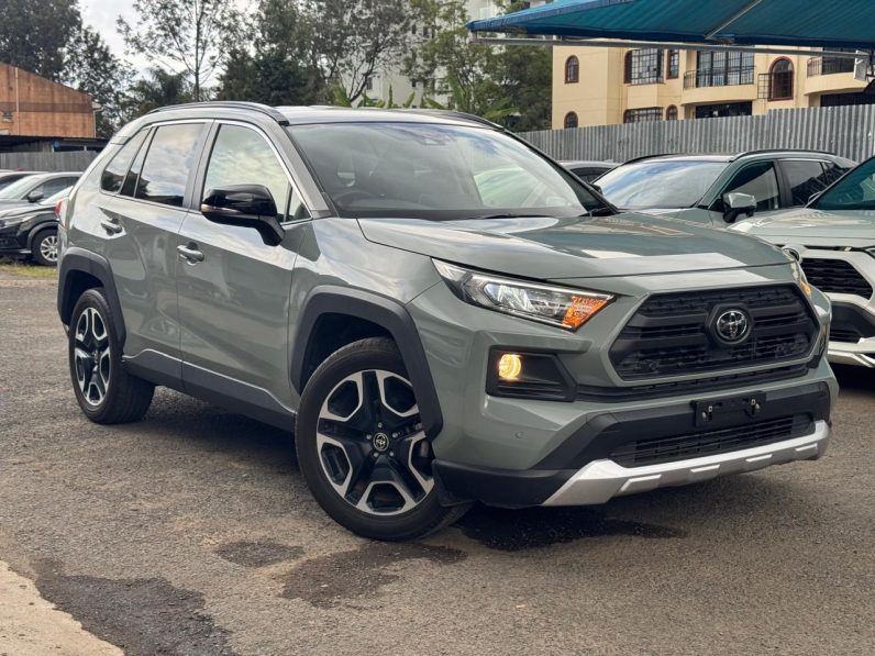
								Toyota Rav4 Adventure full									