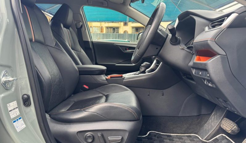 
								Toyota Rav4 Adventure full									