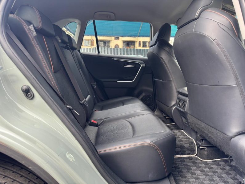 
								Toyota Rav4 Adventure full									