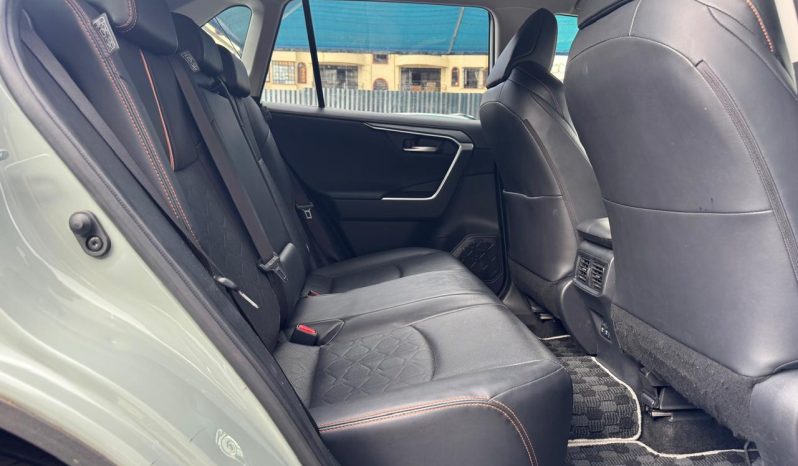 
								Toyota Rav4 Adventure full									