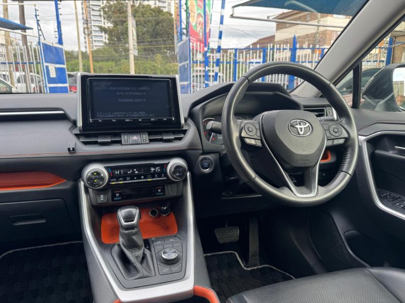 
								Toyota Rav4 Adventure full									