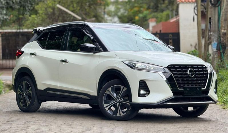 
								Nissan Kicks E-Power full									