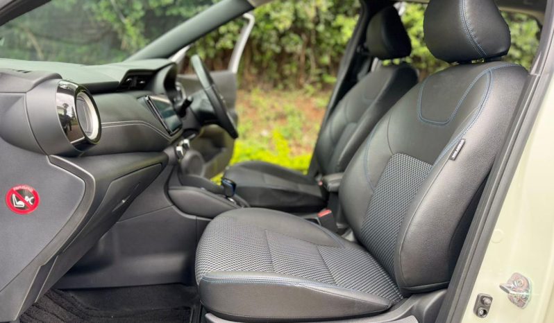 
								Nissan Kicks E-Power full									