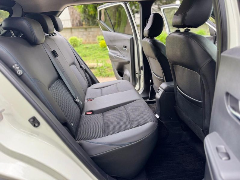 
								Nissan Kicks E-Power full									