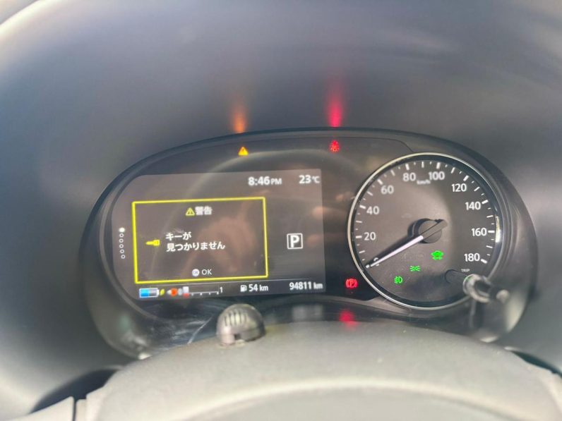 
								Nissan Kicks E-Power full									