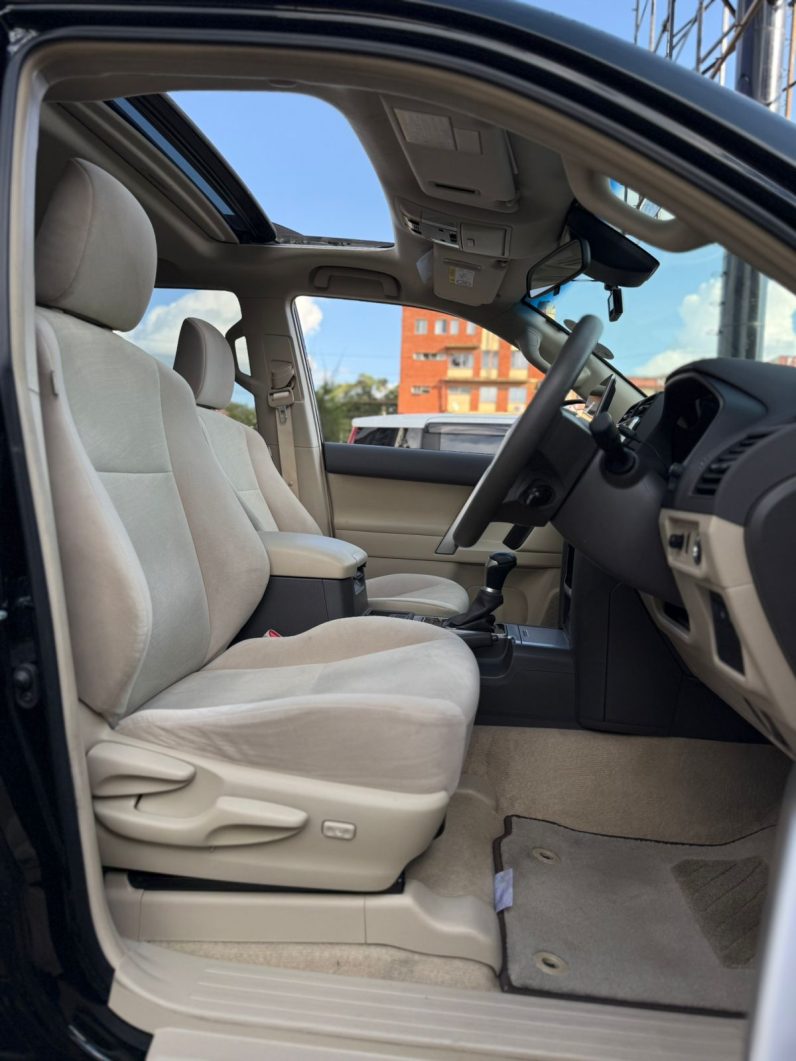 
								Toyota Land Cruiser Prado full									